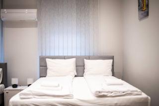 Bold Base Apartment - 6