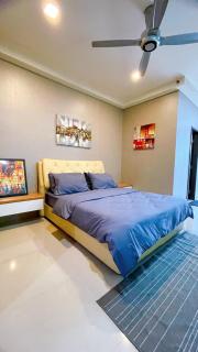 Studio at Shaftsbury Residences 1 - 7