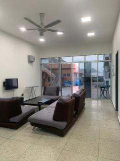 365 Homestay - Kaki Bukit - 0