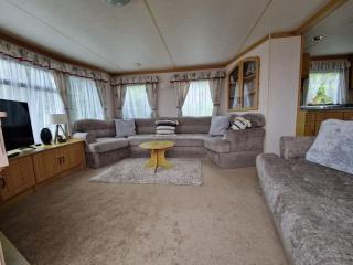 Hilltop Hideaway 2 Bed Caravan with Panoramic Town Scenery in Aberystwyth Holiday Village F8 - Aberystwyth - 7