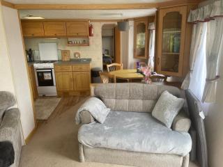 Hilltop Hideaway 2 Bed Caravan with Panoramic Town Scenery in Aberystwyth Holiday Village F8 - Aberystwyth - 1