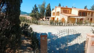 Villa Borgo del Silenzio with private pool, 5 apartments - 6