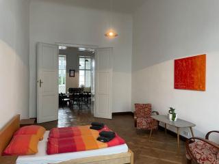 Geräumige Altbauwohnung im Zentrum - Graz - 1