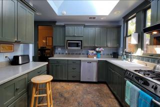 Bluemoon Vacation Rentals - Anne Hathaway House - Ashland - 3