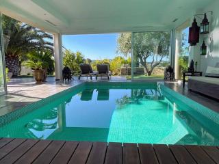 Luxueuse Villa Taha'a classée 5 Etoiles avec Piscine Chauffée pour 8 personnes - Le Beausset à 10 mn des Plages - Le Beausset - 0
