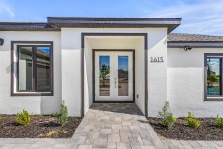 IMPECCABLE Gulf Access, Dock w/Tiki Bar, Outdoor Kitchen,AND AND AND - Villa Nautical Paradise - Cape Coral - 3