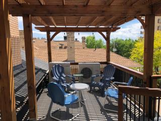 Knight Campbell Carriage House - 1