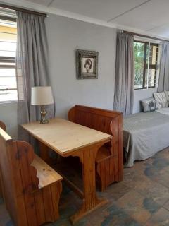 Spacious, bright private flat - Graaff-Reinet - 6