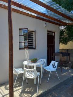 Spacious, bright private flat - Graaff-Reinet - 2