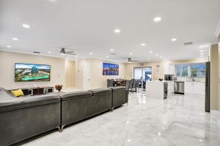 Sensational 5BR Villa Heated Pool near Hard Rock - 5