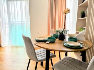 Stylish Apartment Getaway with self check-in and free parking lot - Arad - 5
