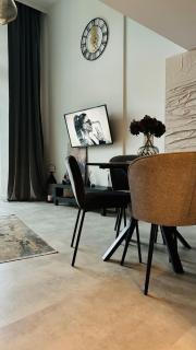 Przy Bulwarze - By The River - 0