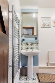 Sarahs Cottage - Taunton - 4