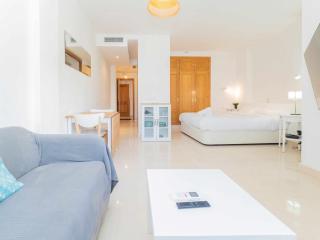 Nuevo con Piscina y Parking en la Playa - Torre de Benagalbón - 1