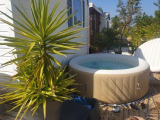 Mobil home, jacuzzi, vélos, barbecue et mer et plage à 300m - 1