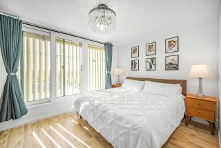 Oceanfront Jewel - Remodeled to Perfection - 4
