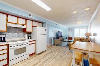 Ocean Wave Retreat - Myrtle Beach - 4