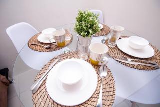 Entire 1-Bedroom Condo in Makati - Manila - 8