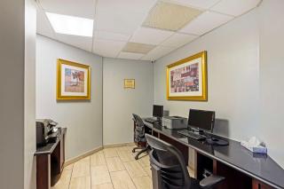 Best Western Plus Reading Inn & Suites - Reading - 3
