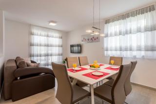 Apartments by the sea Podstrana, Split - 20669 - 1