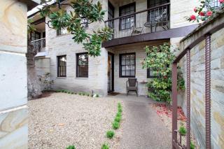 Magnolia on Colville - Historic Riverside Elegance - Hobart - 0