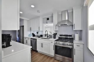 Bexley Park Modern Retreat House - Columbus - 2