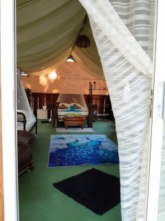 Fully Furnished FAMILY JUNGLE TENT, Latino Glamping Paquera - Paquera - 3