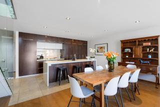 Holly Road Executive Townhouse - Christchurch - 5