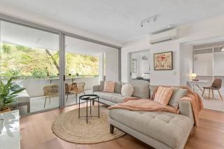 Sublime Simplicity! ~1Bed/Study/1Bath/Balcony/1Car - Brisbane - 0