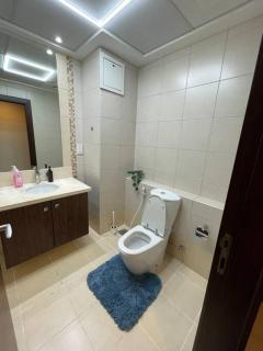 Cozy 3BR Apartment with maid's room - Dubai - 8
