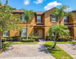 Cozy Stylish Townhome - Davenport - 9