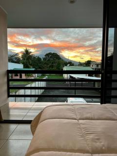 Rooftop and stunning Arenal Volcano views 3 minutes from La Fortuna - 3