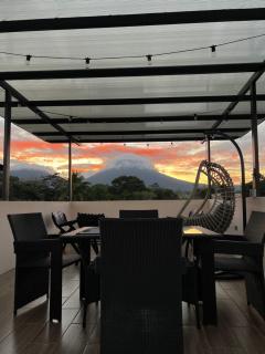 Rooftop and stunning Arenal Volcano views 3 minutes from La Fortuna - 0