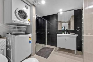South Bank Central! ~ 2Bed, 2Bath, 1Car, 2Balcony - Brisbane - 2