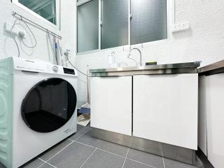 Cozy 2-bed retreat - F&B Mart - Chan Sow Lin - Kuala Lumpur - 8