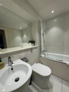 Contemporary 2BD Flat wBalcony Canary Wharf! - Londres - 1
