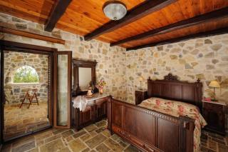 Stone house with sea view - 1