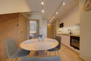 Beżowy Apartament Sun Seasons 24 w Szklarskiej Porębie z Wanną by Noclegi Renters - 1