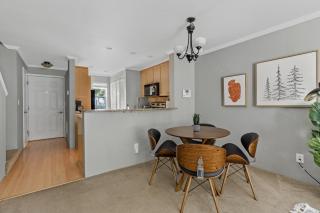 Blueground Bellevue balcony lake views SEA-704 - Bellevue - 7