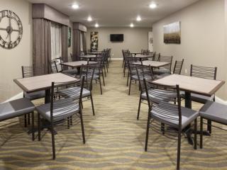 GrandStay Hotel & Suites Thief River Falls - 3