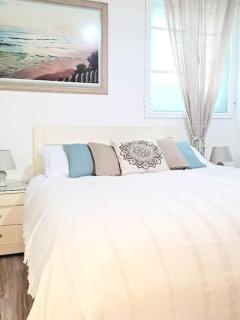 Charming Central Ground Home just off Main ST! - 9