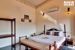 StayVista's The Jungle Book - Near Ranthambore National Park with Lawn & Indoor-Outdoor Games - Khilchipur - 4