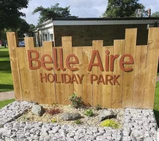 194, Belle Aire, Hemsby - Two bed recently renovated chalet, sleeps 4, pet friendly, free Wi-Fi and bed linen and towels included - 1