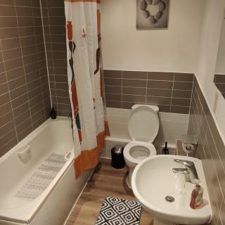 Stunning 2-Bed Apartment in London Dagenham - Dagenham - 1