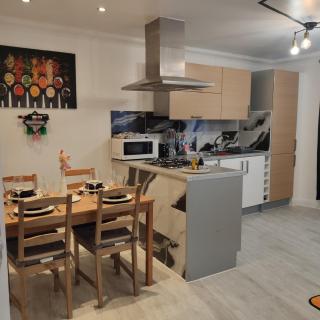 Apartment - Sleeps 4 - Balcony - Parking - 0