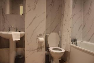 Impeccable spacious 1-Bed Apart in London Dagenham - Dagenham - 4