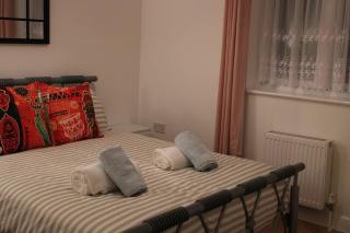 Impeccable spacious 1-Bed Apart in London Dagenham - Dagenham - 8