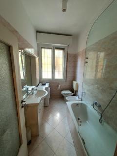 Spacious three-room apartment in Saragozza - Bolonia - 1