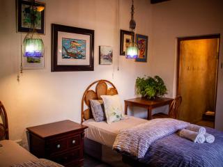 Ebonymoon Guest House - 9