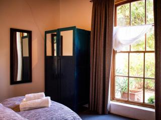 Ebonymoon Guest House - 6
